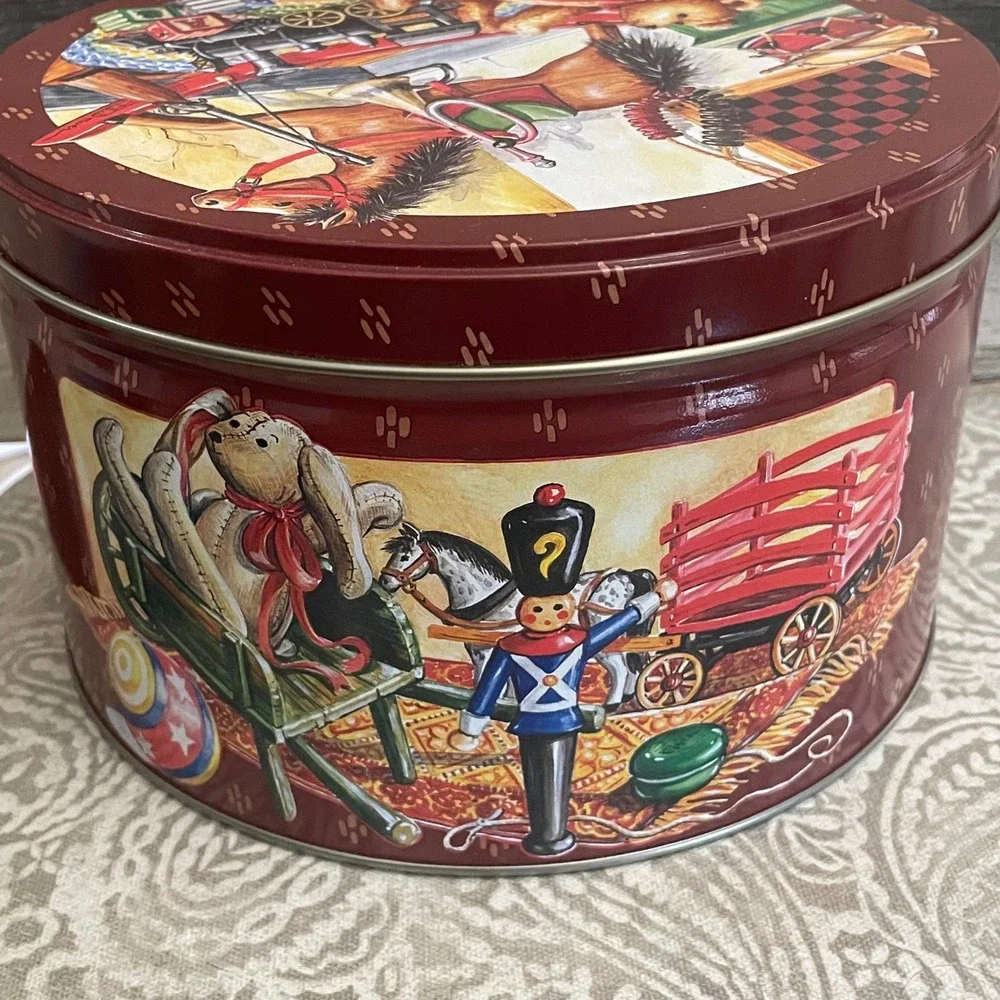 VINTAGE Tom Sturgis Tin Round Vintage Raggedy Ann Toy Decor Storage
